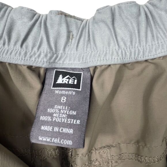REI Women's Classic Sahara Cargo Pants Size 8 Convertible Shorts Khaki Beige EUC - Picture 3 of 16